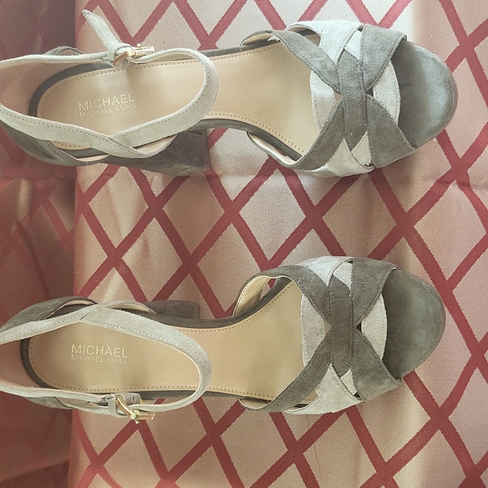 Michael Kors Sandal - Picture 3 of 5